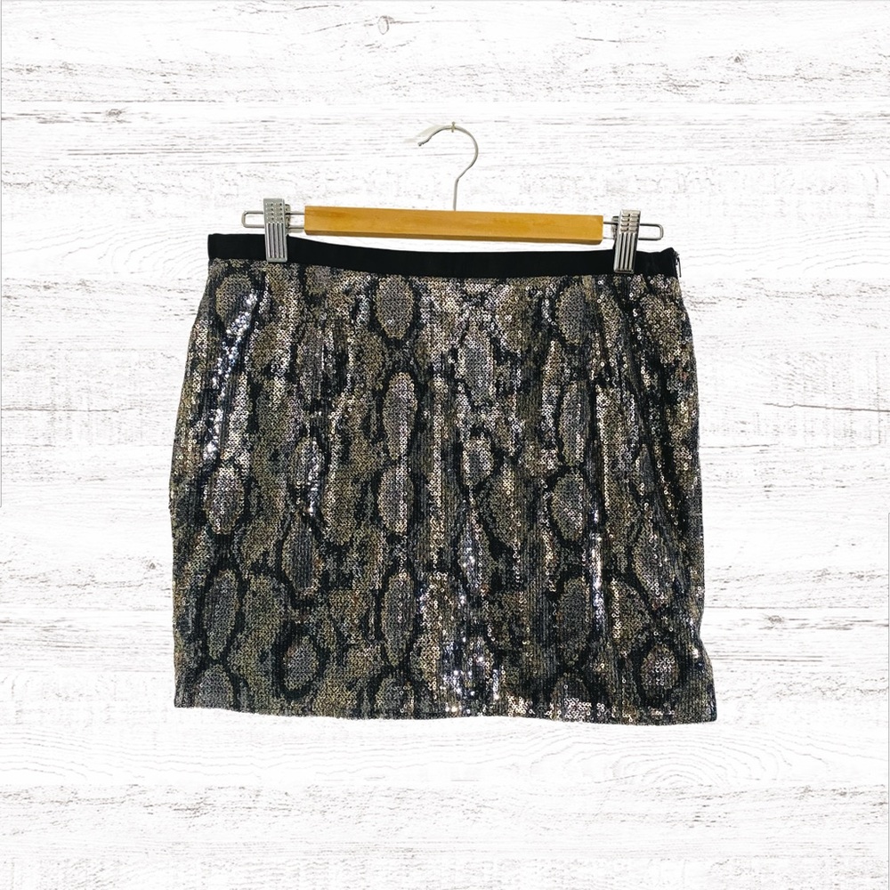 NWT Pattered sequinned skirt